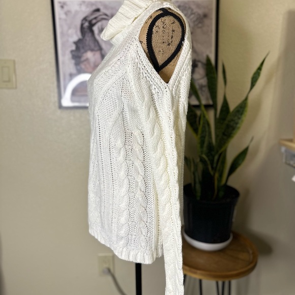 American Rag Knit Sweater - Picture 2 of 8